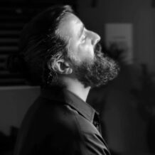 آهنگ جدید مهدی دارابی به نام گل پر پر